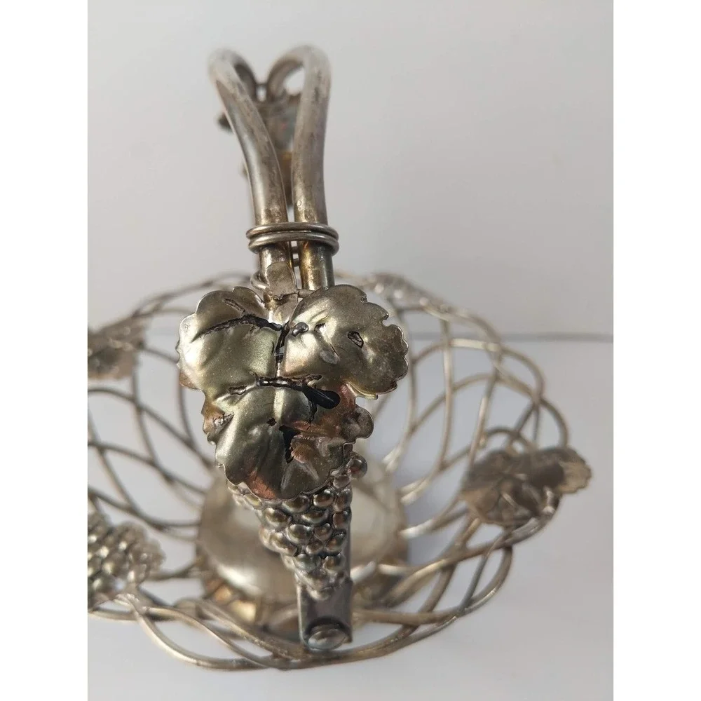 Godinger Silver Grape Vine Leaf Fruit Bread Bowl Basket w/ Handle 7 1/2